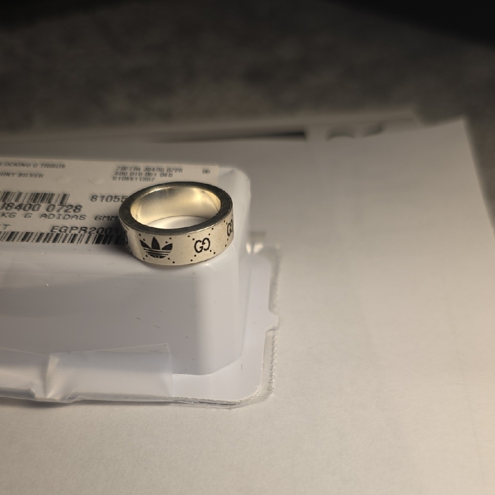 Gucci Silver Ring with Black Logo - Picture 6 of 8